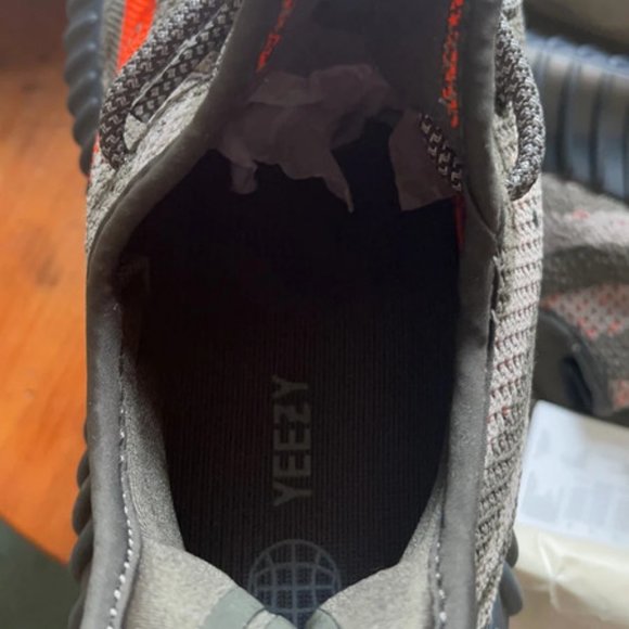 Yeezy Carbon beluga 350 V2 - Picture 3 of 5
